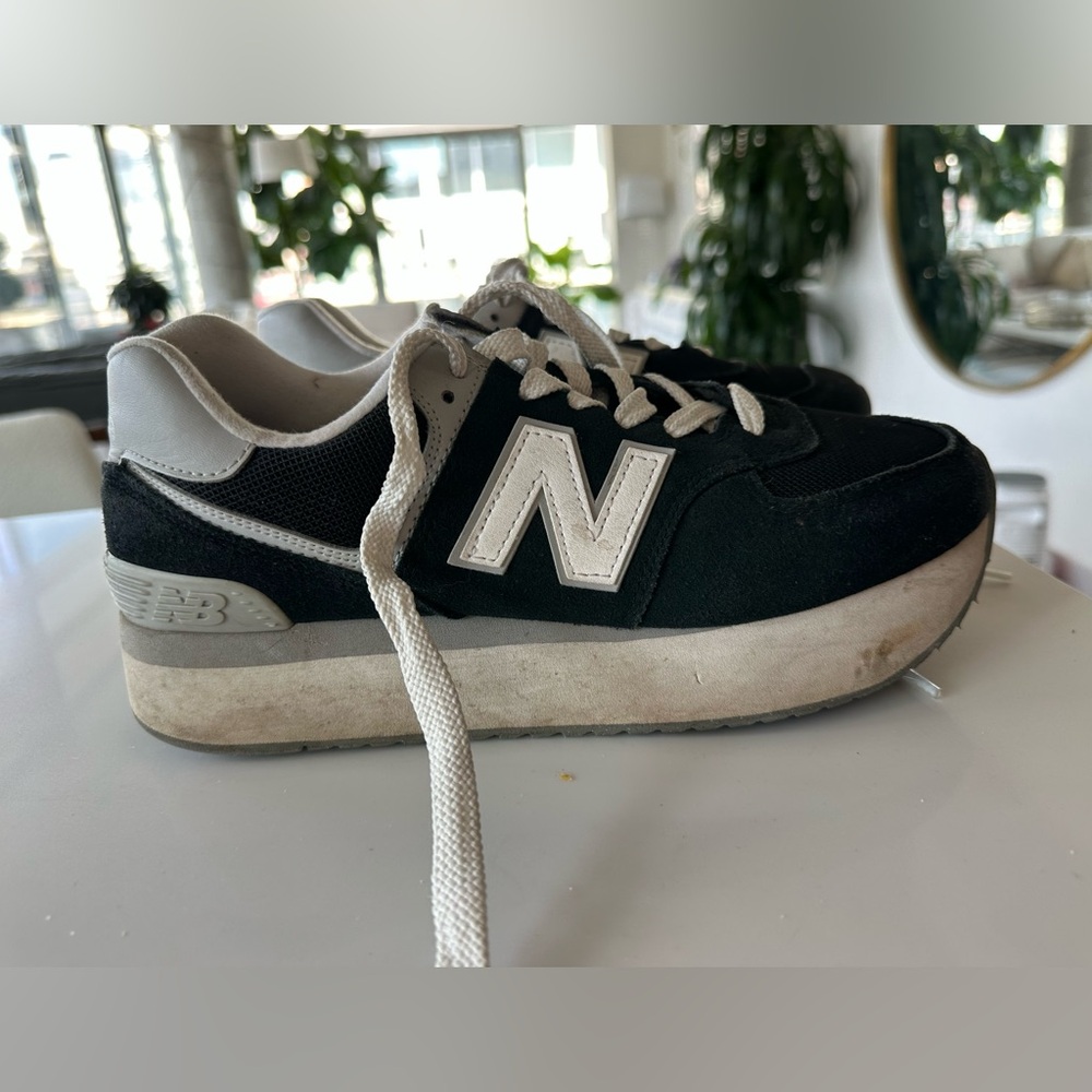 New Balance 574+ women's size 10.5 black and white - Picture 2 of 6